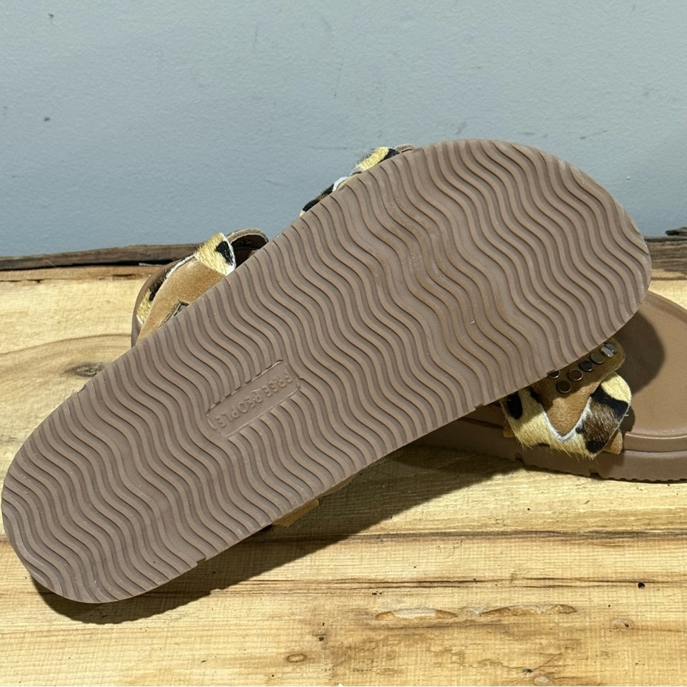 *NEW*‎ FREE PEOPLE Leo Sandal / Leopard Size 10 A17 - Picture 9 of 11